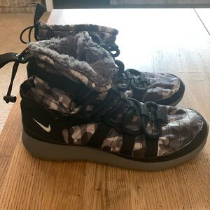 Nike Women’s Boots